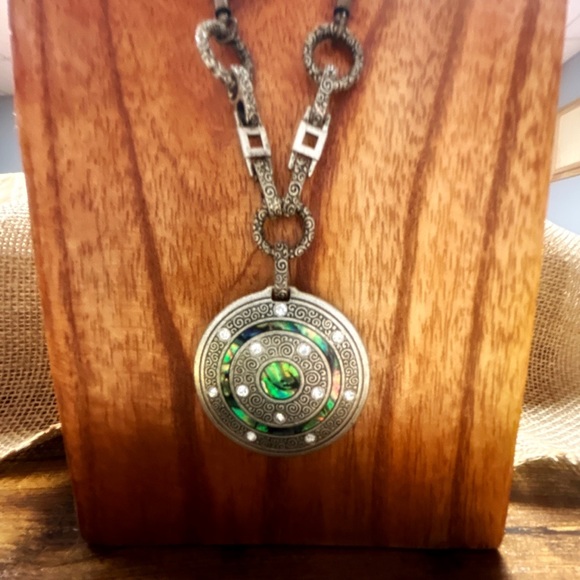 Lia Sophia Necklace - Picture 3 of 8